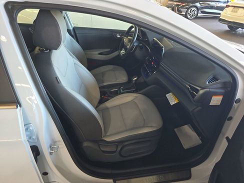Used 2022 Hyundai Ioniq Limited image 6