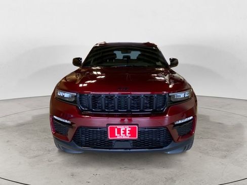 New 2025 Jeep Grand Cherokee Limited w/ Black Appearance Package image 8