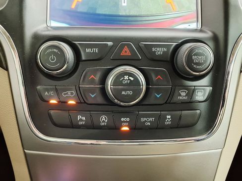 Used 2018 Jeep Grand Cherokee Laredo RWD image 20