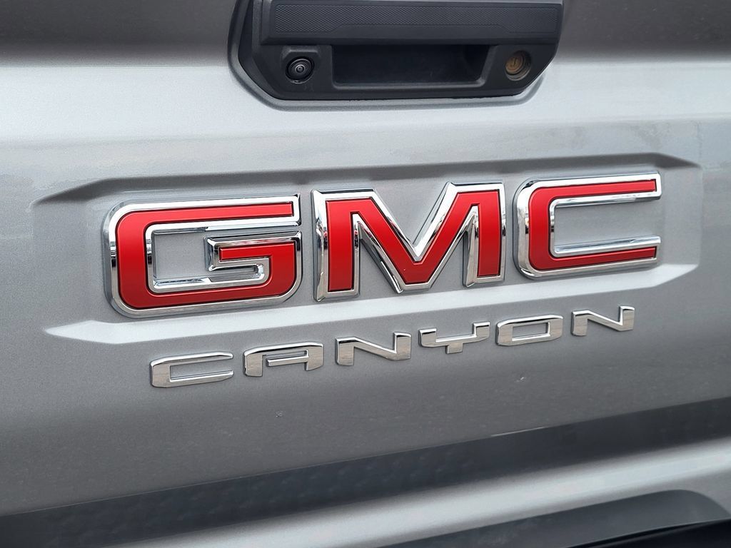 Used 2024 GMC Canyon AT4X AWD/4WD image 8