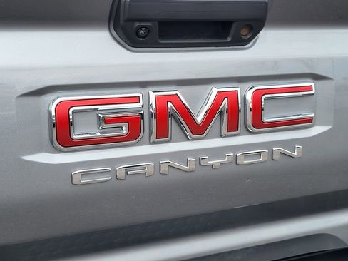 Used 2024 GMC Canyon AT4X AWD/4WD image 8