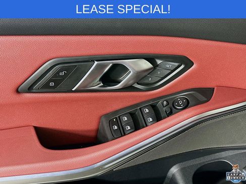 Used 2025 BMW 330i xDrive Sedan w/ Premium Package image 23