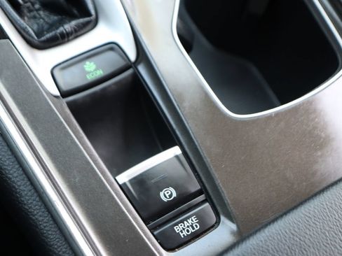 Used 2020 Honda Accord EX image 28