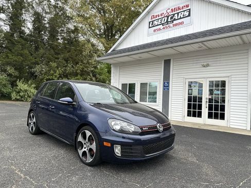 Used 2011 Volkswagen Golf 4-Door FWD image 1