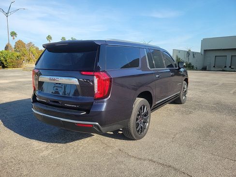 Used 2023 GMC Yukon XL Denali image 5