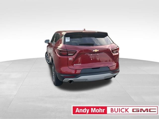 Used 2025 Chevrolet Blazer LT FWD image 15