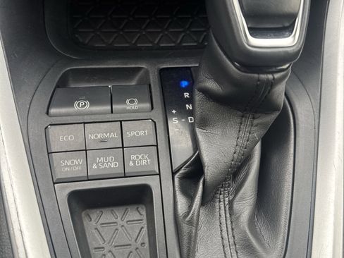 Used 2019 Toyota RAV4 XLE Premium w/ All Weather Liner Package image 22