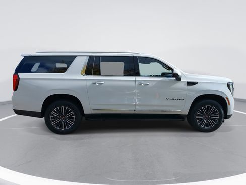 New 2026 GMC Yukon XL Elevation w/ Elevation Premium Package image 4