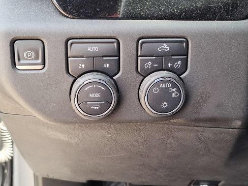 Used 2023 Chevrolet Silverado 1500 LT AWD/4WD image 24
