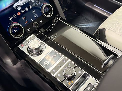Used 2021 Land Rover Range Rover SV Autobiography Dynamic image 29