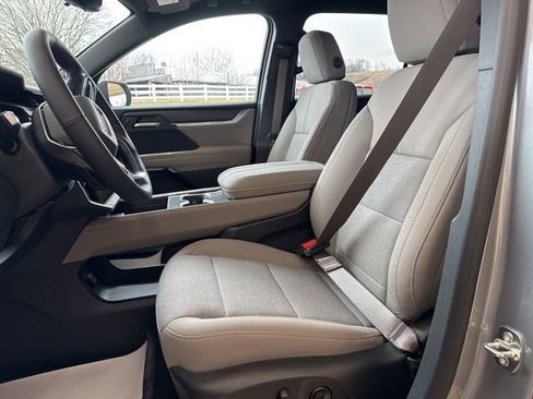 New 2026 GMC Acadia Elevation image 14