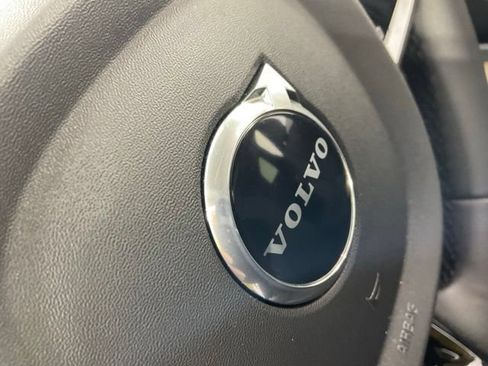 Certified 2026 Volvo XC60 B5 Plus AWD/4WD image 40