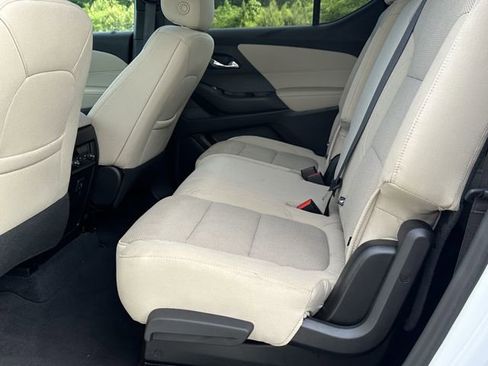 Used 2023 Chevrolet Traverse LS FWD image 22