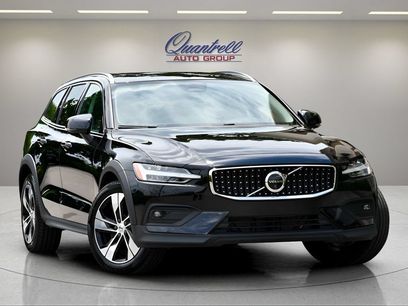 Used 2025 Volvo V60 B5 Cross Country Plus