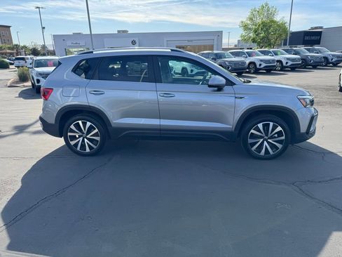 Used 2023 Volkswagen Taos SE image 7