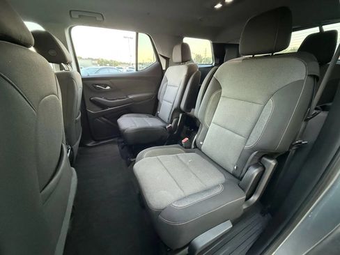 Used 2020 Chevrolet Traverse LT image 16