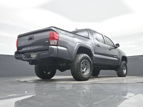 Used 2017 Toyota Tacoma TRD Sport w/ Tow Package (A/T) AWD/4WD image 31