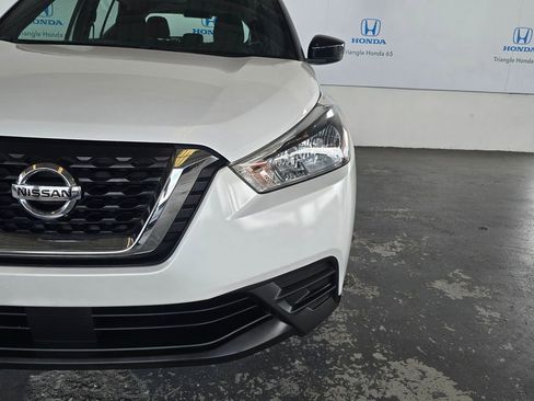 Used 2020 Nissan Kicks SV FWD image 23