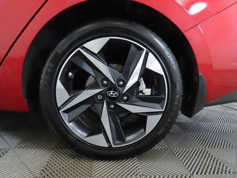 Used 2023 Hyundai Elantra SEL w/ Convenience Package image 32