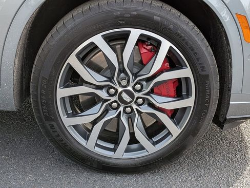 Certified 2023 Cadillac XT6 Sport w/ Technology Package AWD/4WD image 13