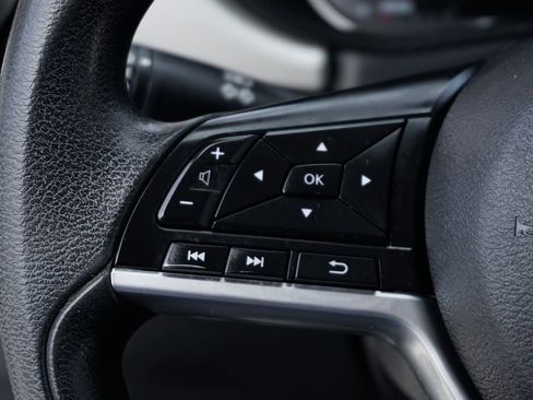 Used 2021 Nissan Versa SV image 20