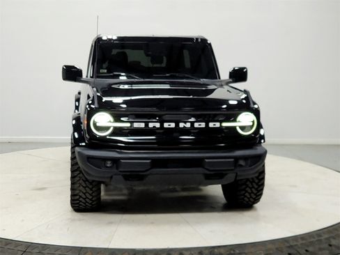 Used 2023 Ford Bronco Outer Banks image 2