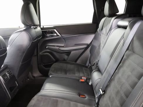 Used 2024 Mitsubishi Outlander SE AWD/4WD image 32