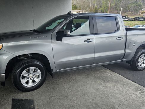 Used 2025 Chevrolet Silverado 1500 LT image 1