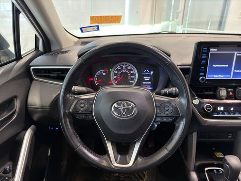Used 2022 Toyota Corolla Cross LE w/ Moonroof Package FWD image 15