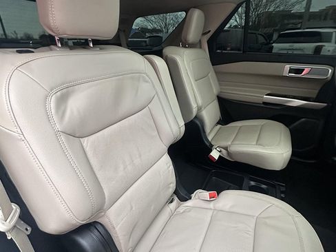 Used 2021 Ford Explorer Limited w/ Equipment Group 301A image 12