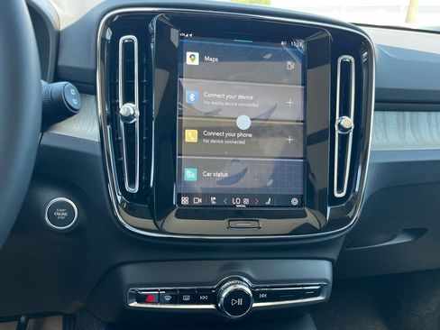 New 2025 Volvo XC40 B5 Core w/ Protection Package Premier image 14