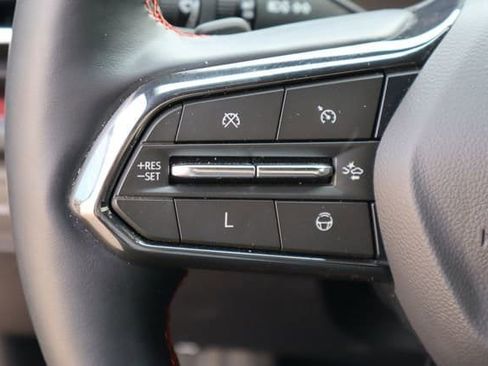 Used 2024 Chevrolet Traverse RS AWD/4WD image 14