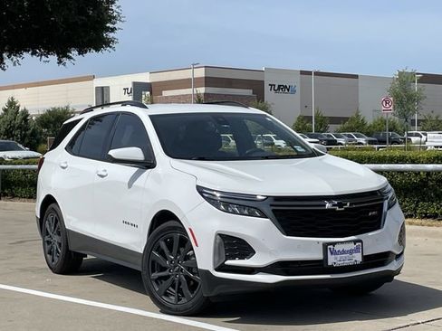 Used 2023 Chevrolet Equinox RS FWD image 2