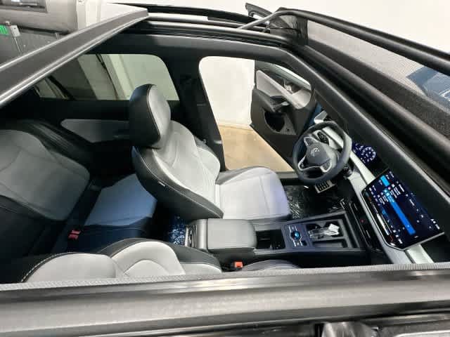 New 2027 Volkswagen Tiguan SE R-Line AWD/4WD image 6