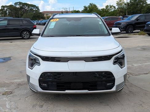 Certified 2023 Kia Niro Wave FWD image 3