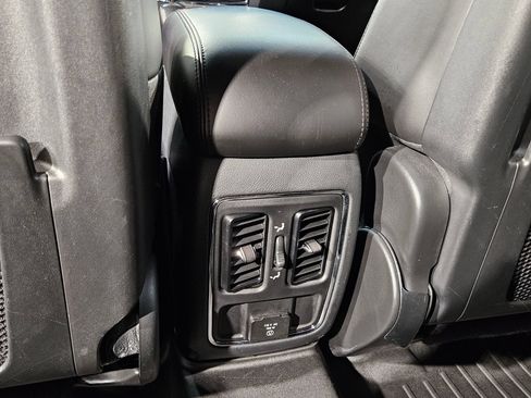Used 2020 Jeep Grand Cherokee Altitude RWD image 38