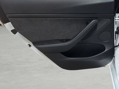 Used 2022 Tesla Model 3 RWD image 17