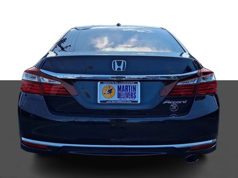 Certified 2017 Honda Accord EX-L image 5