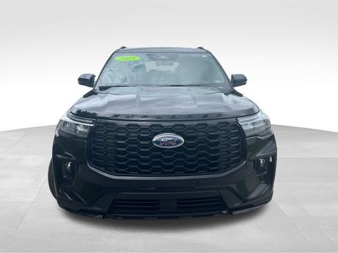 Used 2025 Ford Explorer ST-Line AWD/4WD image 9