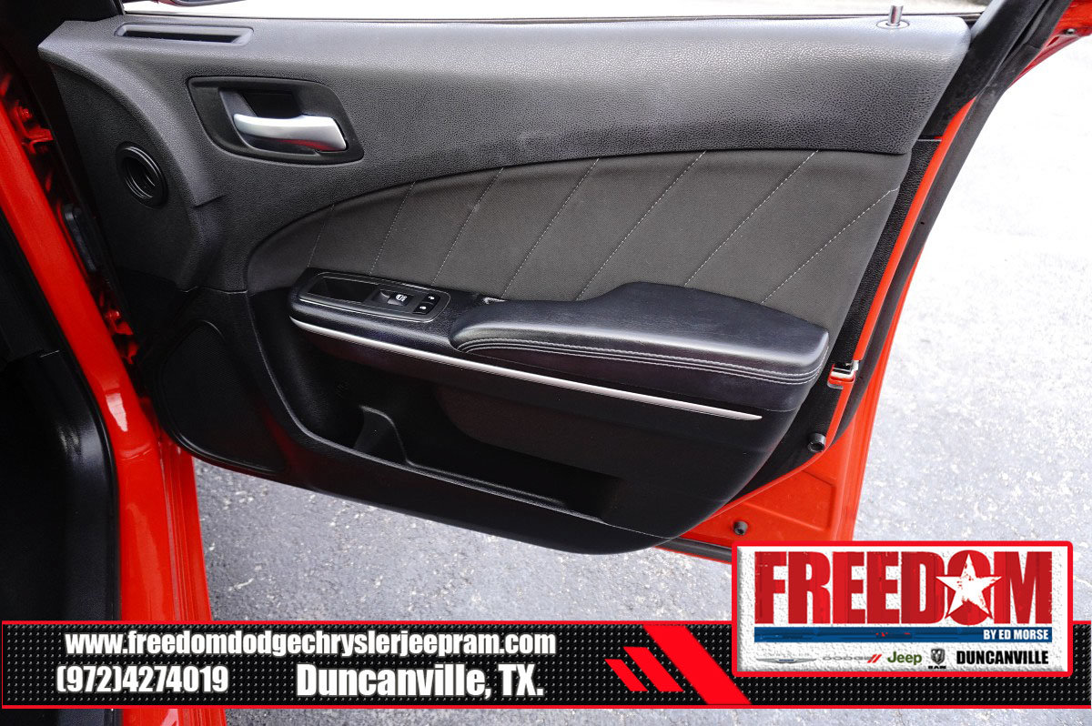 Used 2022 Dodge Charger SXT RWD image 38