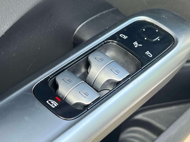 Used 2026 Mercedes-Benz C 300 4MATIC Sedan image 19