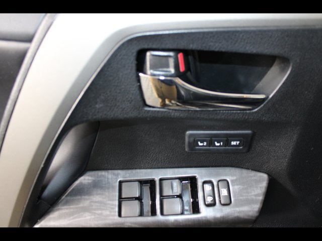 Used 2017 Toyota RAV4 Platinum w/ All Weather Liner Package AWD/4WD image 17