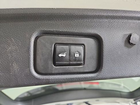 Used 2024 Nissan Pathfinder SL w/ SL Premium Package image 35