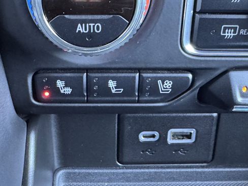 Used 2023 GMC Yukon AT4 w/ AT4 Premium Package image 27