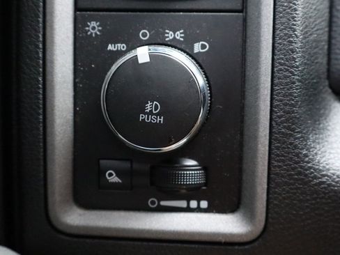 Used 2018 RAM 1500 Express image 23