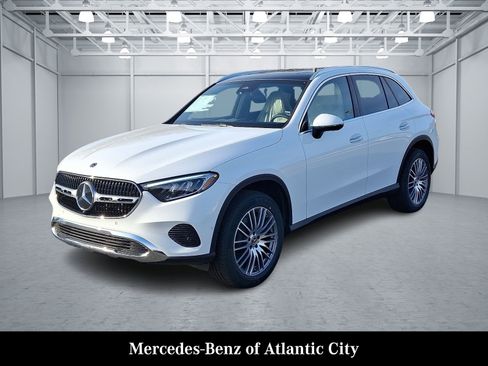New 2026 Mercedes-Benz GLC 300 4MATIC image 2