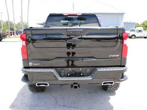 Used 2024 Chevrolet Silverado 1500 RST w/ Z71 Off-Road Package AWD/4WD image 9
