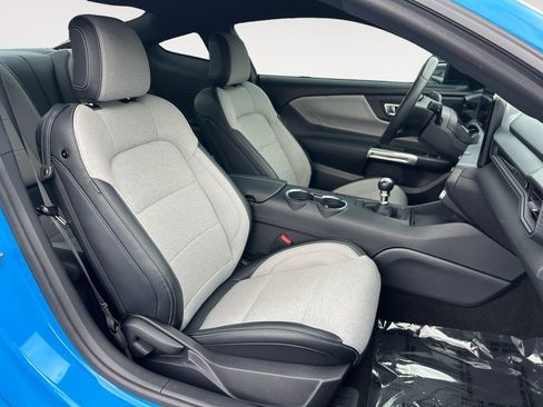 Used 2025 Ford Mustang GT RWD image 25