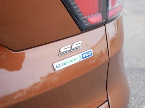 Certified 2017 Ford Escape SE w/ Equipment Group 201A AWD/4WD image 9