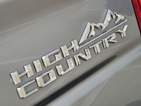 Used 2025 Chevrolet Silverado 1500 High Country w/ High Country Premium Package image 16
